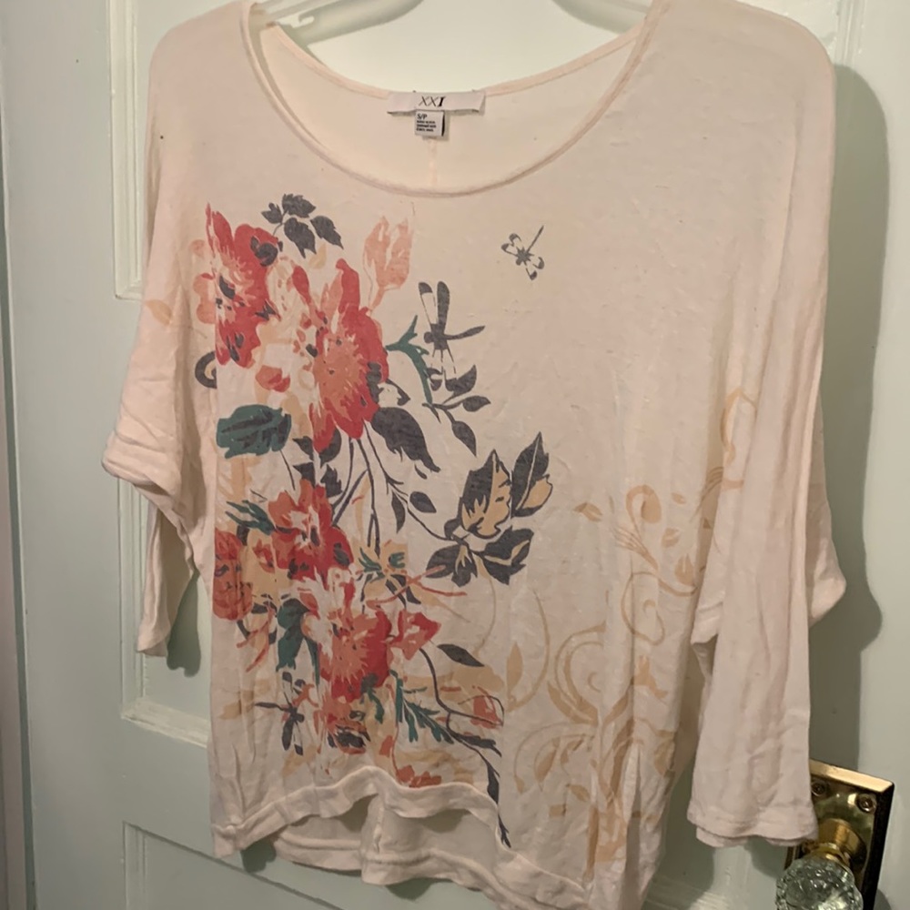Forever XXI small/p light beige scoop neck shirt with assorted floral design